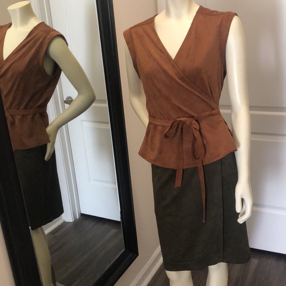 Banana Republic “Vegan” Suede Peplum Wrap Top - Picture 6 of 8